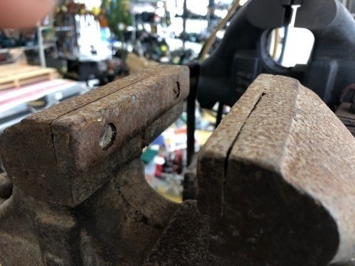 中古品 125ミリ ベンチバイス(万力)