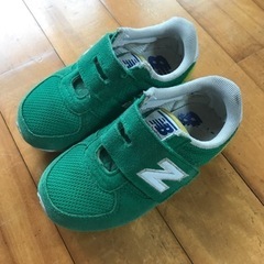 new balance 子供　靴　スニーカー　15センチ　緑