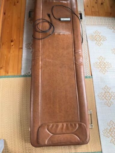 フランスベッドの二つ折りたたみ収納式マッサージマット