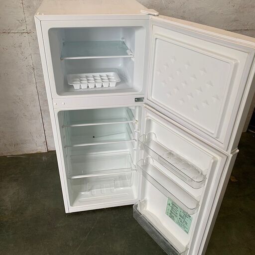 【A-Stage】グランドライン ノンフロン冷凍冷蔵庫 容量118L 冷凍33L 冷蔵室85L ARM-119L02WH 2019年製