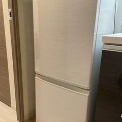 冷凍冷蔵庫 137L 2020年製 右開き シャープ