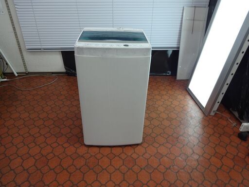 ID 007963　洗濯機　ハイアール　5.5K　日焼け有　２０１８年製　JW-C55A