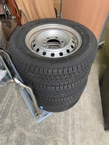 スタッドレスタイヤホイール 195/70/R15 LT 【公式通販】