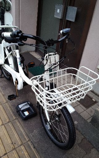 bikke2[ビッケツー]20吋 電動アシスト自転車 8.7Ahバッテリー+充電器+スペアキー2本付き