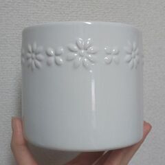 陶器鉢♥️白い花模様  約12cm径 高さ10.5cm