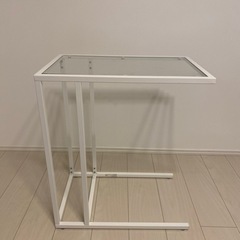 サイドテーブル　IKEA 白