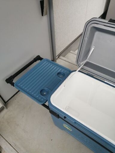 【値下げ】車輪付き大型クーラーボックス 値下げ】車輪付き大型クーラーボックス