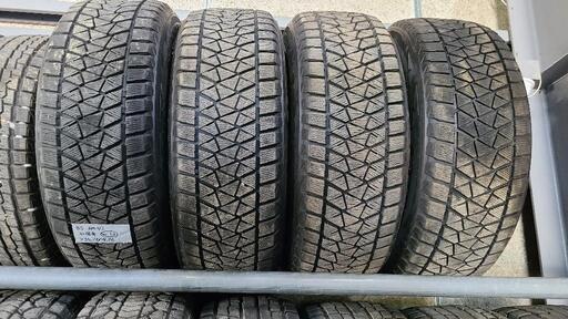 中古スタッドレスタイヤ　235/60R18