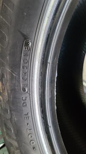 中古スタッドレスタイヤ　235/60R18