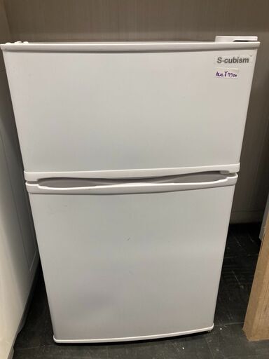 ☆中古￥7,700！【会員価格￥6,160】s-cubsm　90㍑2ドア冷蔵庫　家電　R-90WH型　幅50cmｘ奥行52cmｘ高さ85cm　【BE061】