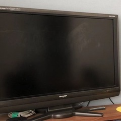 2010年製　シャップ1080p テレビ 