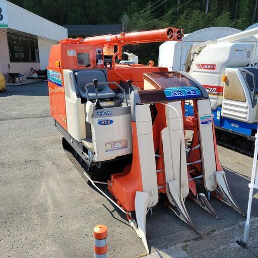 クボタ　コンバインSR23J