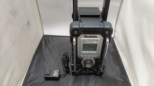 マキタ　MR103　ポータブルラジオ　電源コードのみ付属
