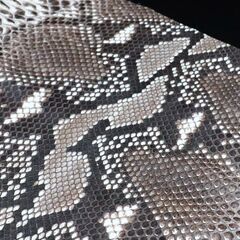 ヘビ革 本革 背革 ダイアモンドパイソン A4×2サイズ保証 ナチュラルカラー ヘビ革 本革 背革 ダイアモンドパイソン A4×2サイズ保証 ナチュラルカラー