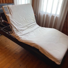 介護用電動ベッド