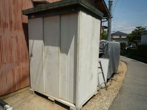 イナバ　中型物置　中古