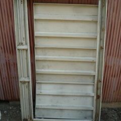 イナバ　中型物置　中古