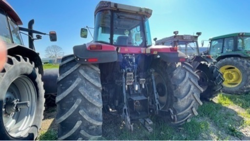 マッセイファーガソン 8260「210ps」