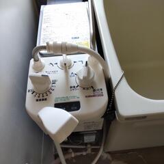 受付終了!!至急!!美品です!県営住宅のお風呂桶とガス釜と台所給湯器です!お値下げしました!是非是非!都市ガスです!