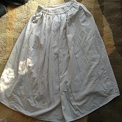 GU白いスカート