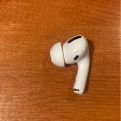 Airpods pro 右耳とケース、外箱と新品充電器付き