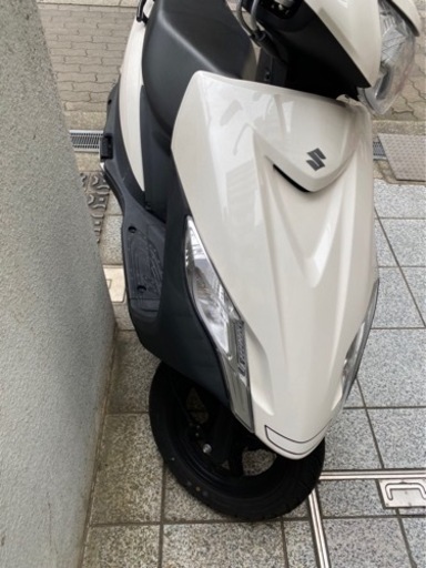 スズキアドレス 白 125cc 新車登録から約1年 125生産終了のいま通勤