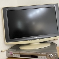 【引取り可能な方】液晶TVとDVDプレーヤー 