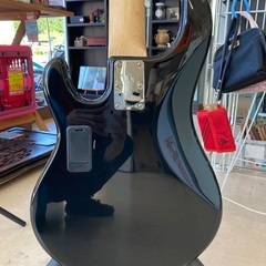 Sterling by MusicMan RAY 5 5弦ベース 美品✨の通販はau PAY 