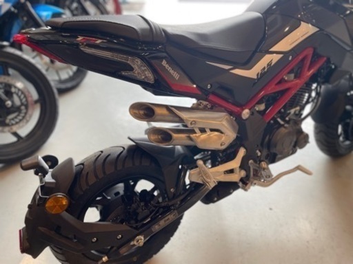 新車】BENELL TNT125 ブラック (ベネリ) 【公式通販】 新車】BENELL TNT125 ブラック (ベネリ) 【公式通販】
