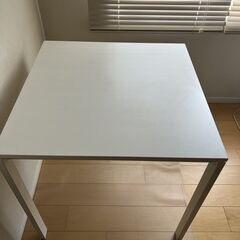 美品ホワイトテーブル75×75