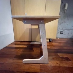 高さ調整可能なテーブルとpcスタンド