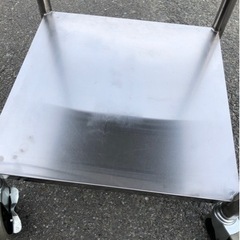 ⭐︎中古品 キャスター付き作業台 600×600×820mm 厨房機器⭐︎
