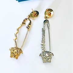 ヴェルサーチVersace  ピアス