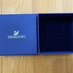 SWAROVSKI 箱