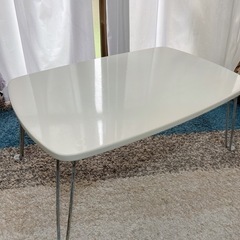 【再募集】白い折り畳みテーブル　ホワイト　ローテーブル