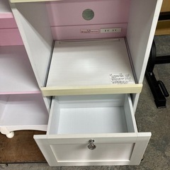 [パステルピンク食器棚キッチンボード]リサイクルショップヘルプ