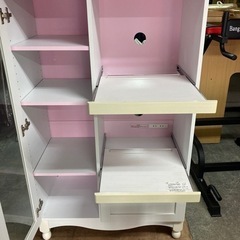 [パステルピンク食器棚キッチンボード]リサイクルショップヘルプ