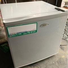 ハイアール　コンパクト冷凍庫　ストッカー　HTH61AJ