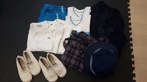 英進幼稚園 男の子制服&体操服など中古品 本物