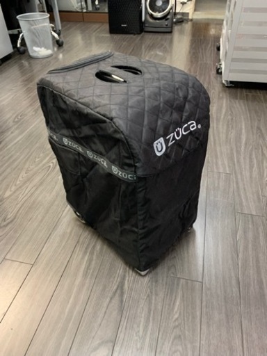 zuca ズーカのトラベルキャリーケース/シルバーブラック/レインカバー