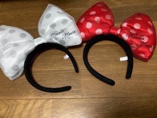 ディズニー二個で３００円 最終の値段ですミニーマウスお揃い柄カチューシャ赤と白セット さくら いずみ中央の服 ファッションの中古 古着あげます 譲ります ジモティーで不用品の処分