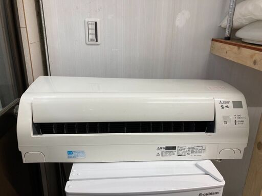 ☆中古￥23,000！【会員価格￥21,000】MITSUBISHI　ルームエアコン　家電　MSZ-GE2218-W型　2018年製　【BE104】