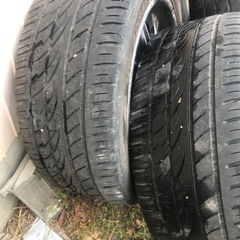 305/40R22アルミホイールタイヤセット