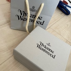 Vivienne Westwoodの箱