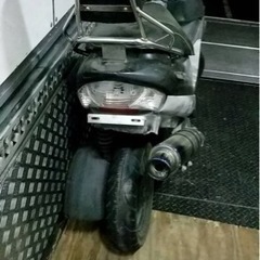 キッチンカーの写真を見せるため、仮出品です。