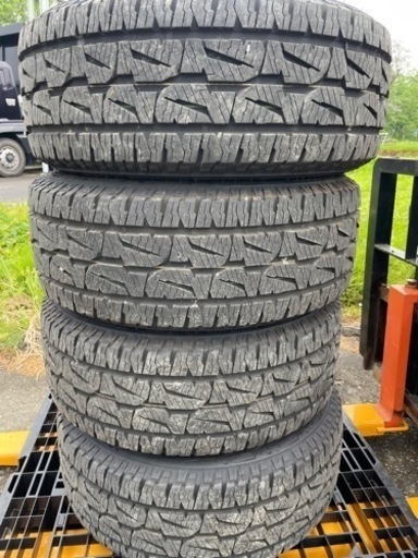 【美品】MKW MK46 PCD127 ジープ JKラングラー に使用 285/60R18 ブリヂストン DUELER 21年式 バリ山 02521 MK-46 Jeep JK WRANGLER ジープ JKラングラー ホイール 装着画像