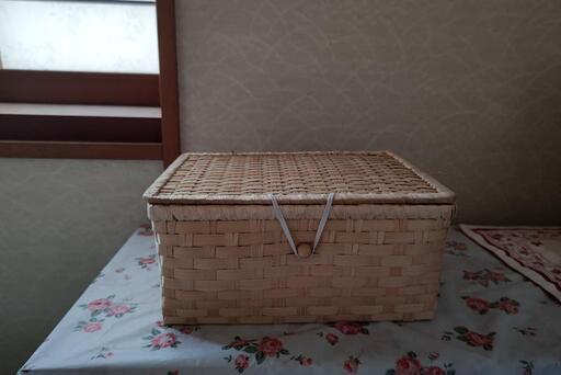 お取り引き決まりました。本当にお値下げ終了です。【新品・未使用】バスケットいりタッパーウェアセット