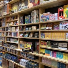 ボードゲームのお店で新規スタッフの募集です。