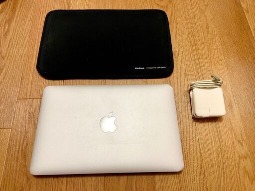 【ソフトケース付き】Apple MacBook Air 11inch, Mid 2012