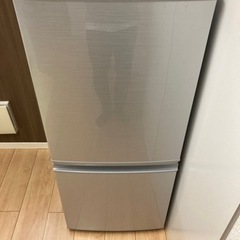 SHARP（シャープ）2017年製　137L 2ドア冷蔵庫　シル...